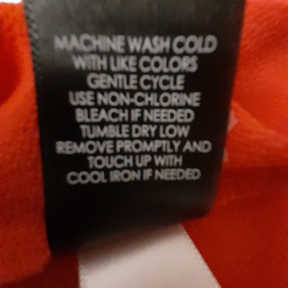 Torrid size 2 top. One tie closure. Red - Picture 8 of 8